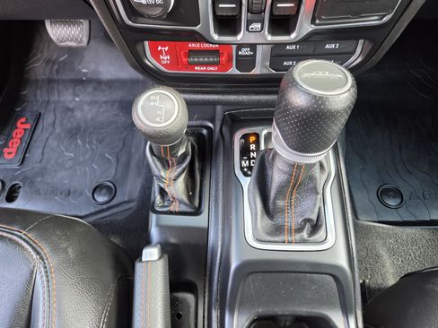Used 2021 Jeep Gladiator Mojave AWD/4WD image 14
