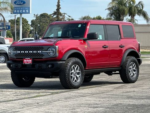 Certified 2025 Ford Bronco Badlands AWD/4WD image 7