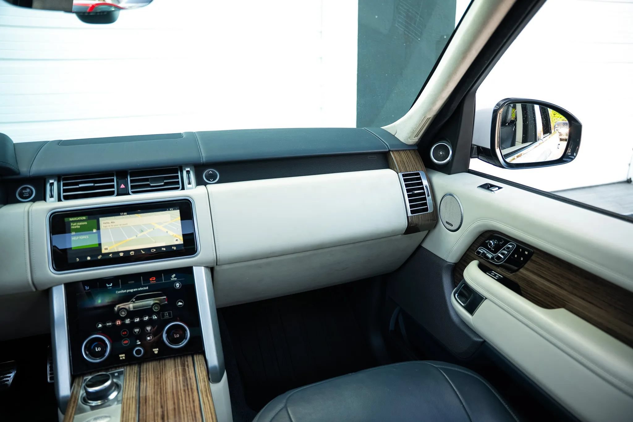 Used 2018 Land Rover Range Rover Autobiography AWD/4WD image 38