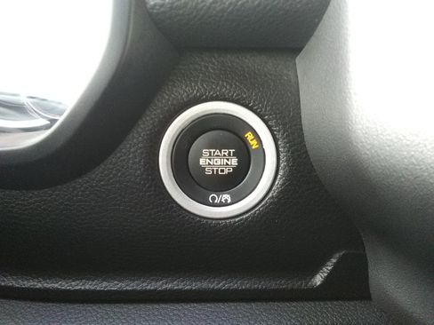 Used 2024 RAM 1500 Laramie image 16