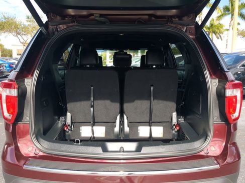 Used 2018 Ford Explorer XLT w/ Equipment Group 202A image 13