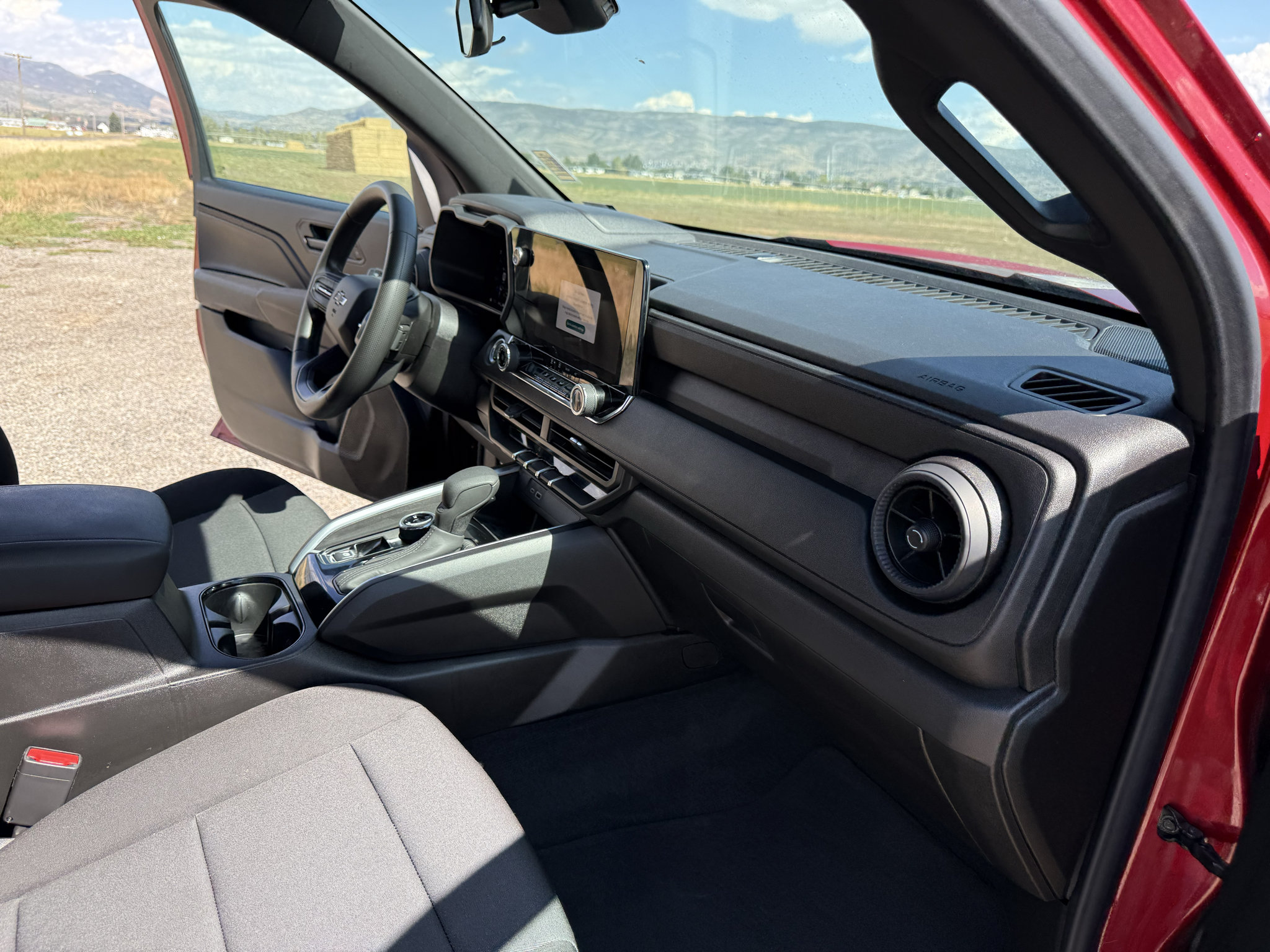 Used 2024 Chevrolet Colorado Trail Boss w/ Technology Package AWD/4WD image 37