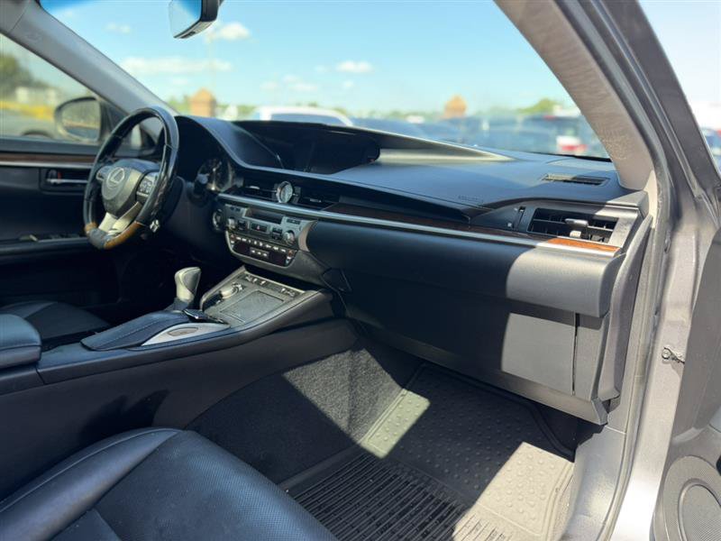 Used 2016 Lexus ES 350 w/ Navigation System Package FWD image 20