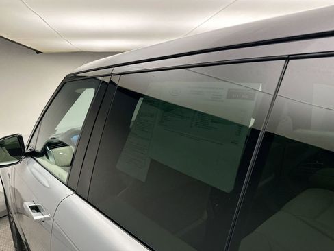 Certified 2023 Land Rover Range Rover SE AWD/4WD image 32