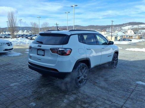 New 2026 Jeep Compass Latitude AWD/4WD image 5