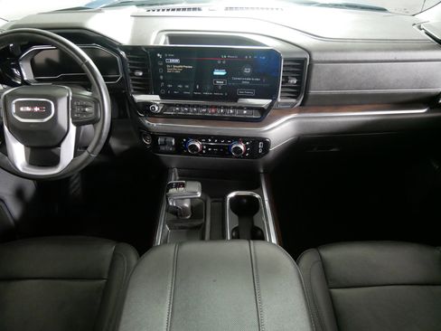 Used 2024 GMC Sierra 1500 SLT w/ SLT Premium Plus Package AWD/4WD image 10