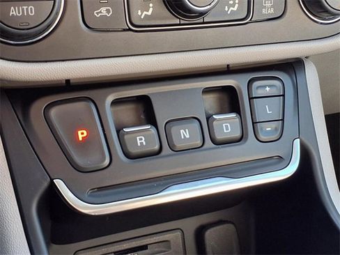 Certified 2020 GMC Terrain SLT w/ Preferred Package image 9