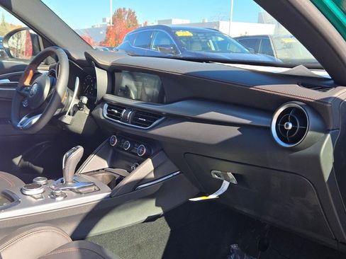 New 2025 Alfa Romeo Stelvio Sprint image 7