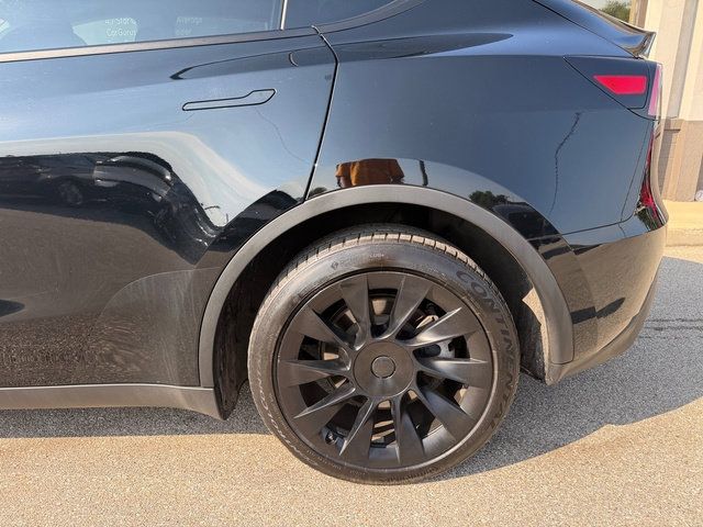 Used 2023 Tesla Model Y Long Range AWD/4WD image 25