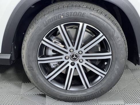 New 2026 Mercedes-Benz GLE 450e 4MATIC image 16