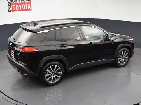 Used 2022 Toyota Corolla Cross XLE image 21