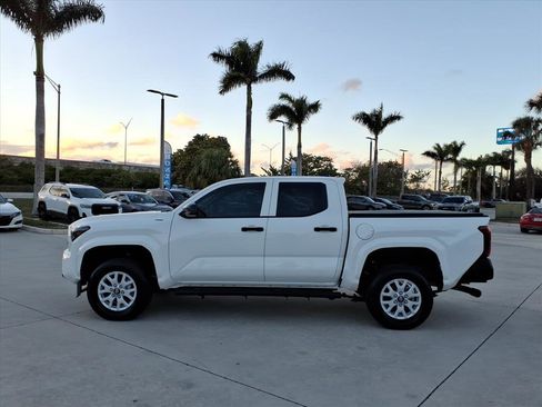 Used 2024 Toyota Tacoma SR image 2