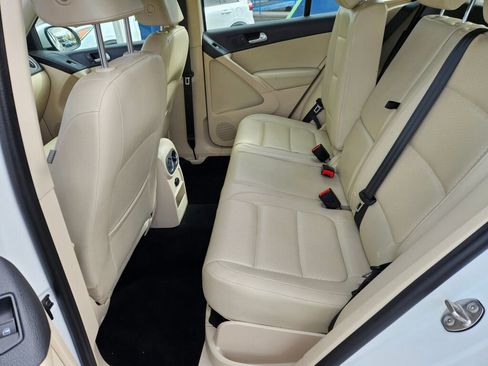 Used 2017 Volkswagen Tiguan S image 13