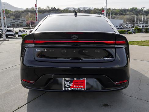 Used 2026 Toyota Prius XLE image 7