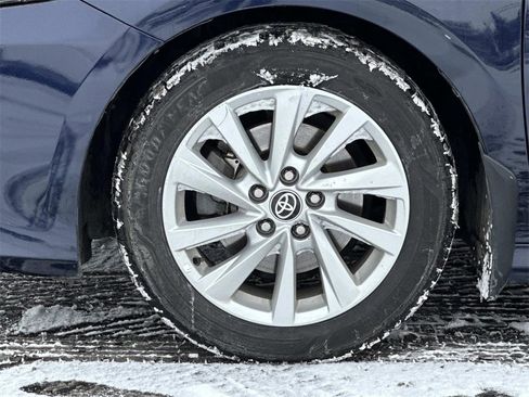 Certified 2022 Toyota Camry LE image 9