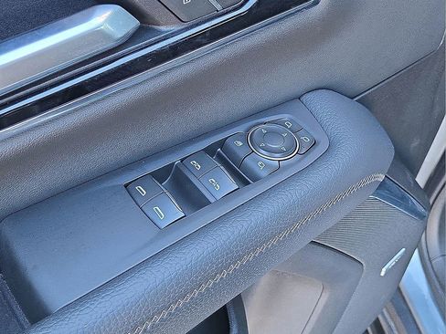 Used 2025 GMC Yukon Denali image 24