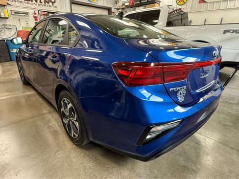 Used 2019 Kia Forte LXS FWD image 7