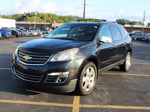 Used 2014 Chevrolet Traverse LTZ FWD image 2