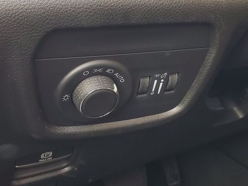 Used 2024 Jeep Grand Cherokee Altitude AWD/4WD image 8