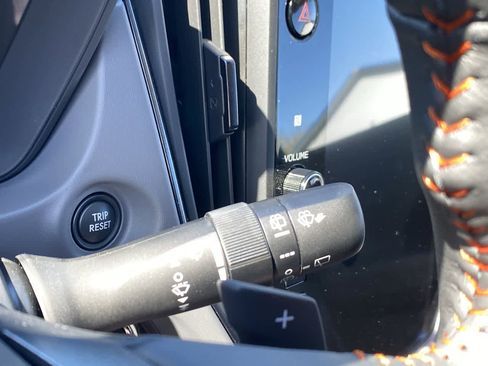 Used 2025 Subaru Crosstrek 2.5i Limited w/ Crosstrek Mirror Package image 25