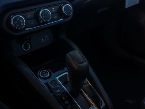 New 2025 Nissan Versa SV image 30