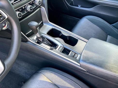 Used 2018 Honda Accord LX image 13