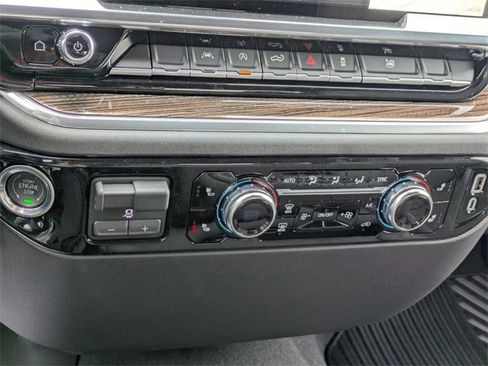 New 2026 GMC Sierra 1500 Elevation image 23