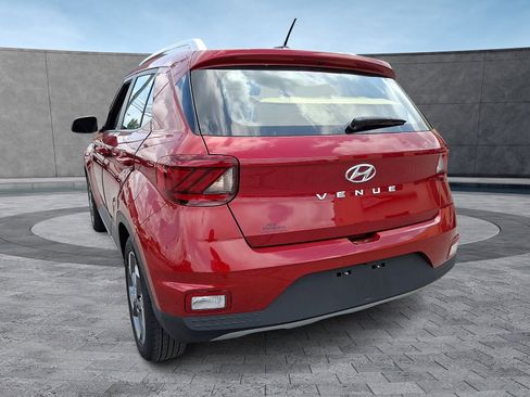 Certified 2025 Hyundai Venue Limited FWD image 8