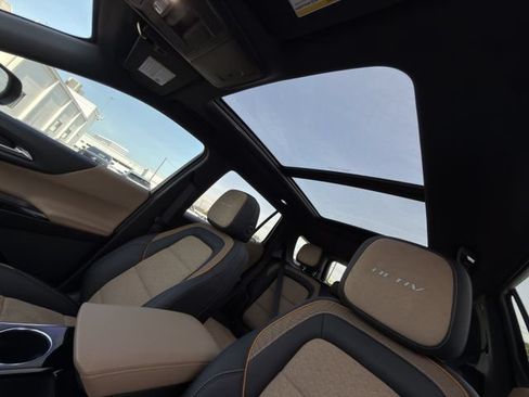 New 2026 Chevrolet Equinox ACTIV w/ Convenience Package III FWD image 19