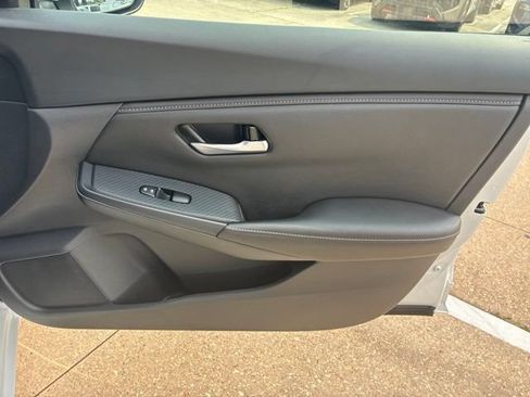Used 2025 Nissan Sentra SV w/ All-Weather Package FWD image 13