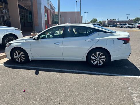 Used 2019 Nissan Altima 2.5 S FWD image 4