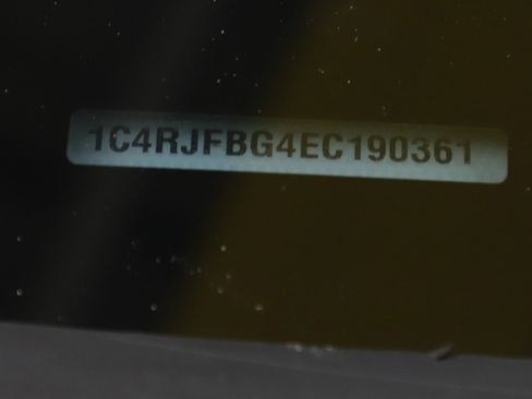 Used 2014 Jeep Grand Cherokee Limited w/ Luxury Group II image 32