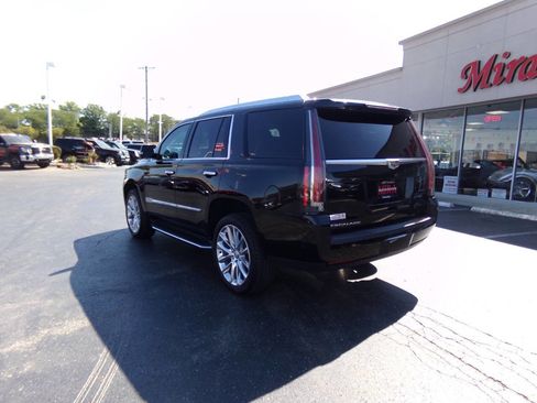 Used 2019 Cadillac Escalade Luxury AWD/4WD image 9