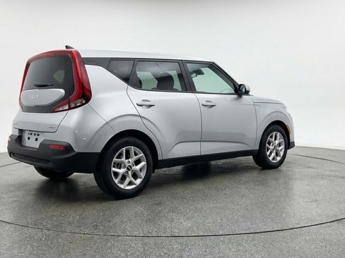 Used 2025 Kia Soul LX w/ LX Technology Package image 9