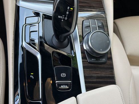 Used 2023 BMW 530i w/ Premium Package RWD image 18