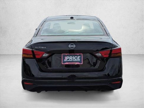 Used 2025 Nissan Altima 2.5 SV image 6