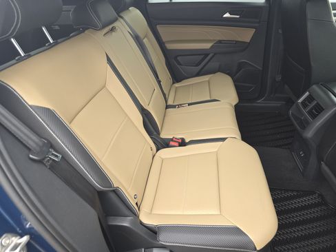 Certified 2023 Volkswagen Atlas Cross Sport SE AWD/4WD image 17