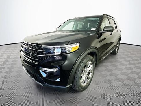Certified 2023 Ford Explorer XLT w/ Equipment Group 202A AWD/4WD image 7