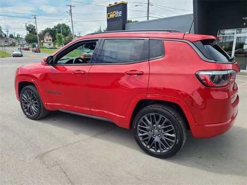 Used 2022 Jeep Compass Limited image 8