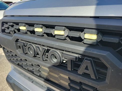 Used 2021 Toyota Tacoma SR5 image 9