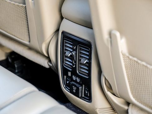 Used 2018 Jeep Grand Cherokee Limited image 46