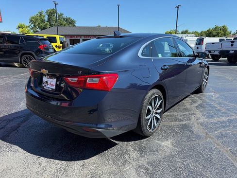 Used 2017 Chevrolet Malibu LT w/ Leather Package FWD image 7