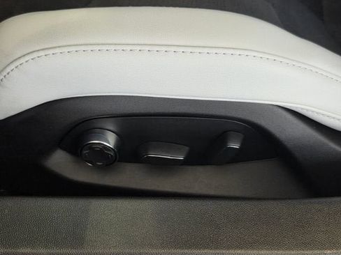 Used 2025 Chevrolet Corvette Stingray Preferred Cpe w/ Battery Protection Package RWD image 17