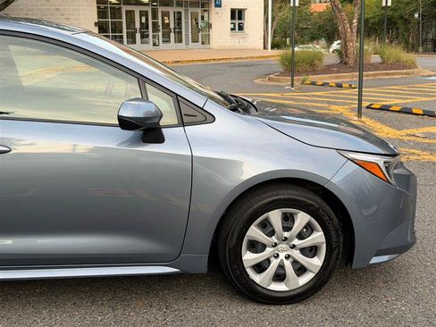 Used 2025 Toyota Corolla LE FWD image 6