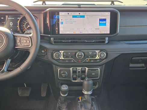 New 2026 Jeep Gladiator Sahara image 14