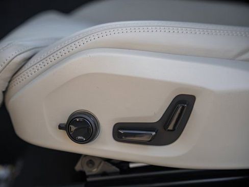 New 2026 Volvo XC90 B6 Ultra w/ Protection Package Premier image 37