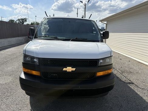 Used 2022 Chevrolet Express 3500 Extended w/ Driver Convenience Package RWD image 5