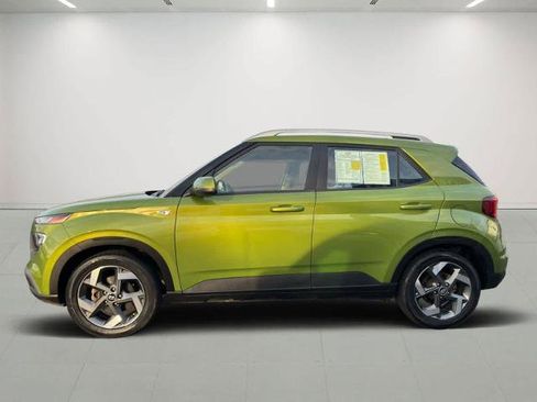 Used 2023 Hyundai Venue SEL image 4