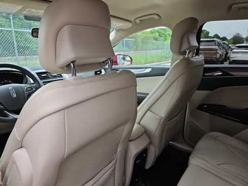 Used 2017 Lincoln MKC Premiere image 9