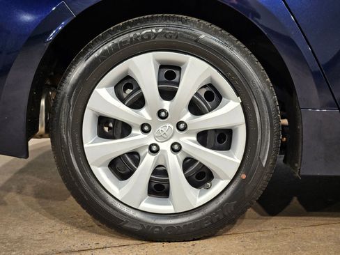 Used 2022 Toyota Corolla LE image 17